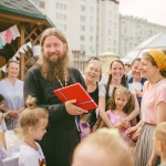 Освящение мёда. Поздравление отца Бориса